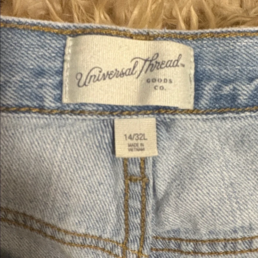 Universal Thread Lightweight Wide Leg denim 14 / 32L